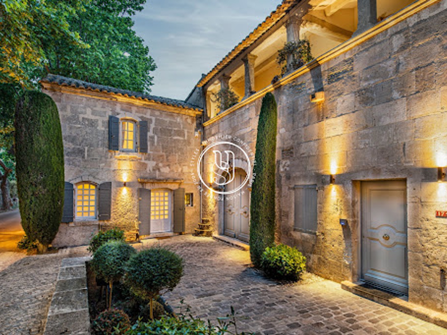 Maison 9 pièces 630 m²