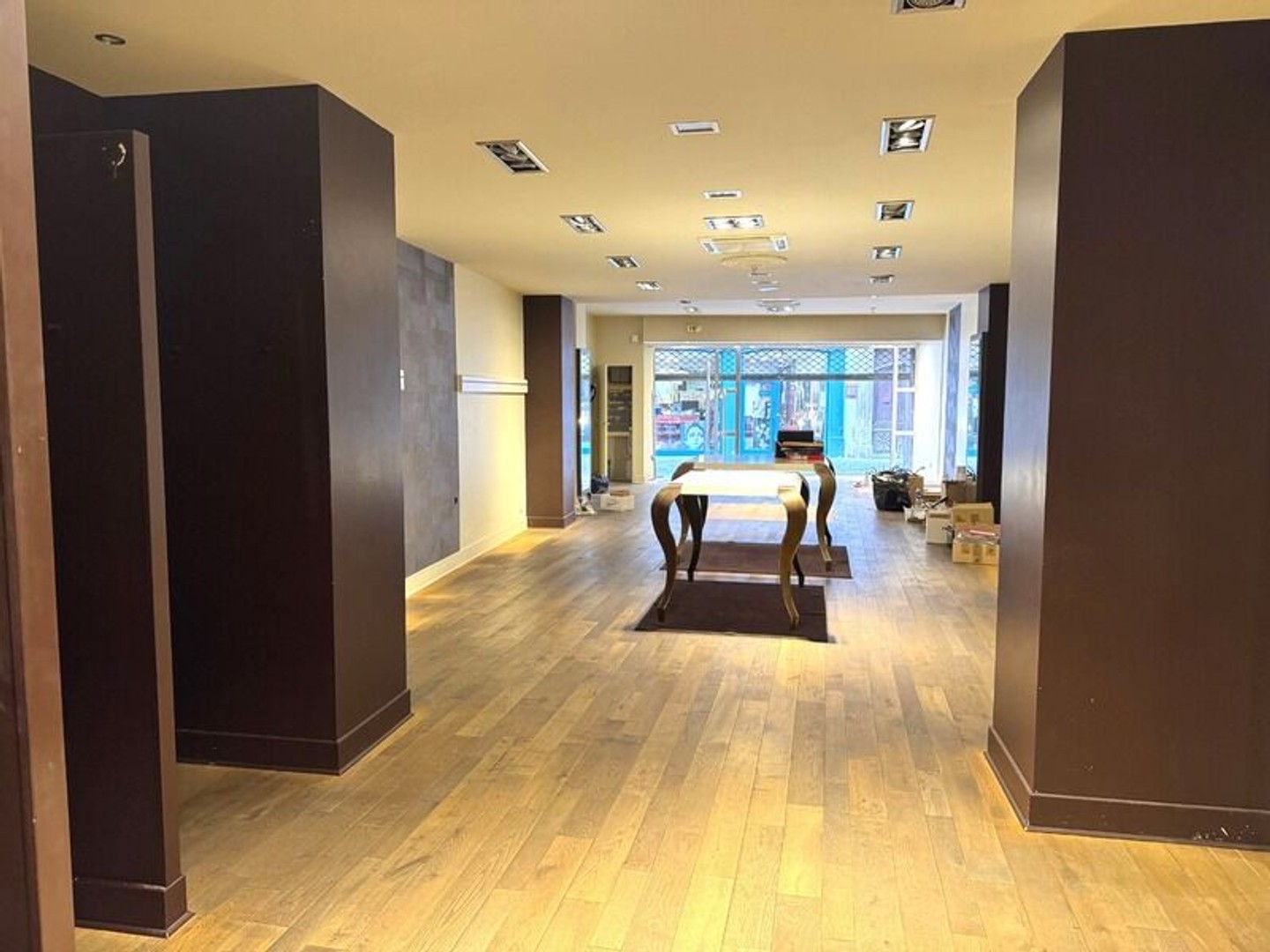 Magasin à vendre - 2 pièces - 116m2 - Romans-Sur-Isère (26100)
