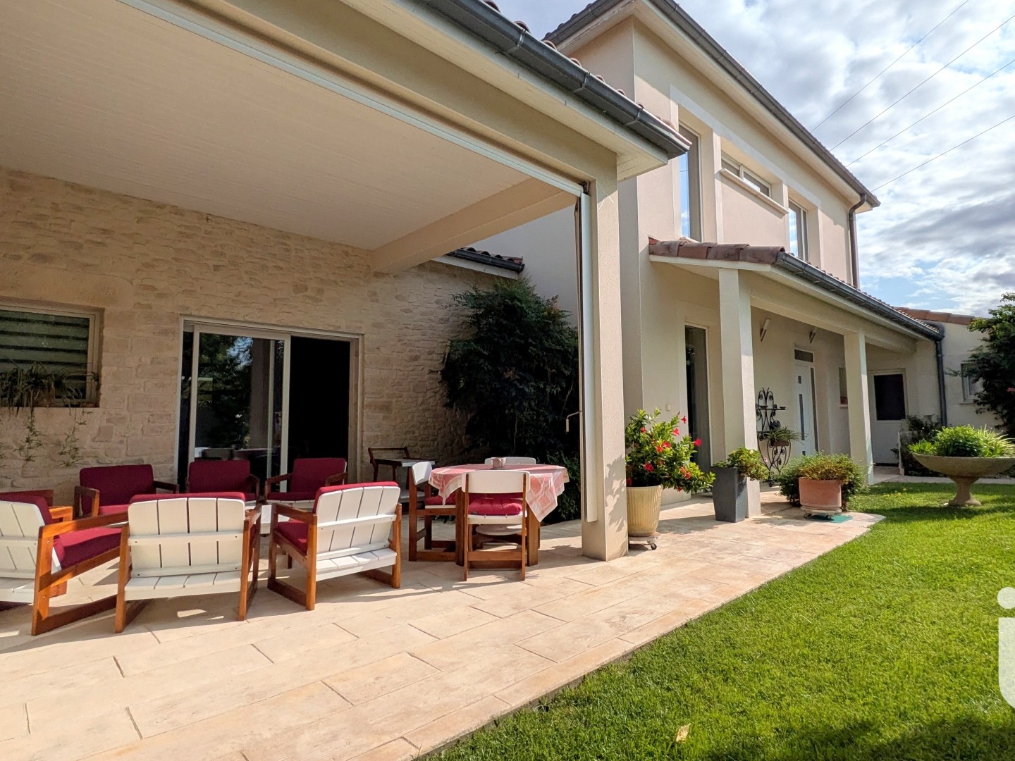 Maison 6 pièces 218 m²