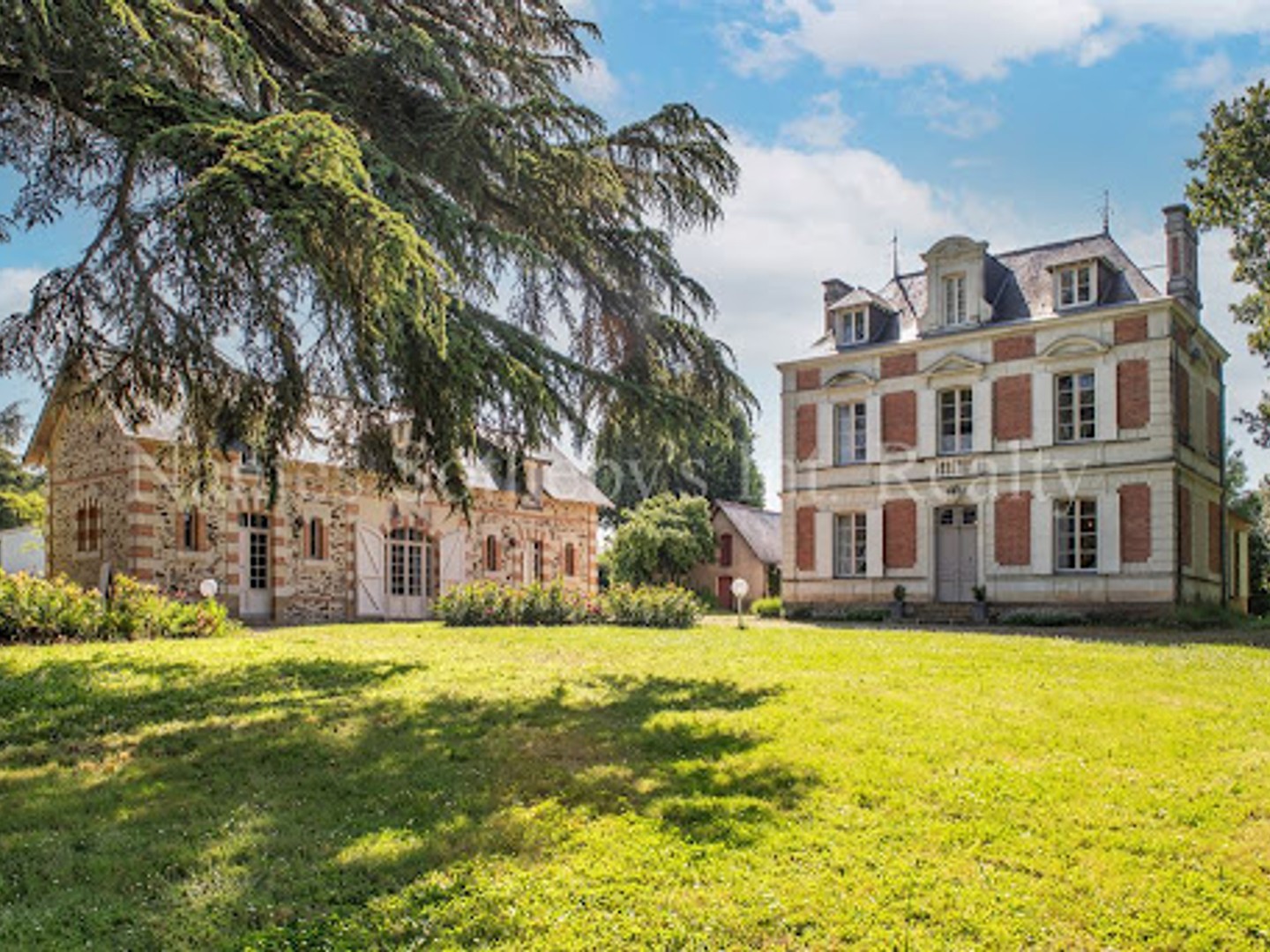 Propriété 16 pièces 376 m²