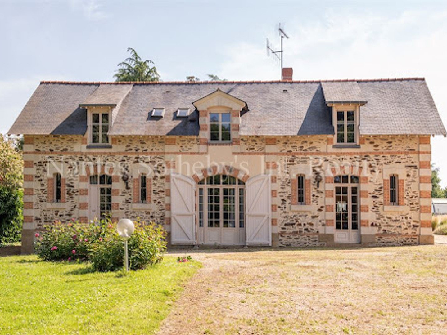 Maison à vendre - 16 pièces - 376m2 - Angers (49000)