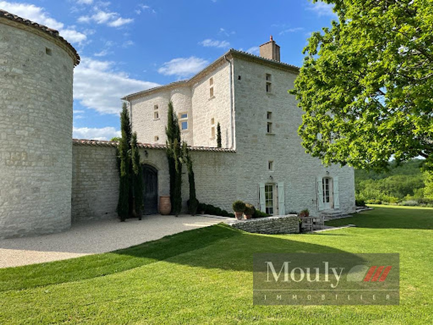 Château 14 pièces 450 m²