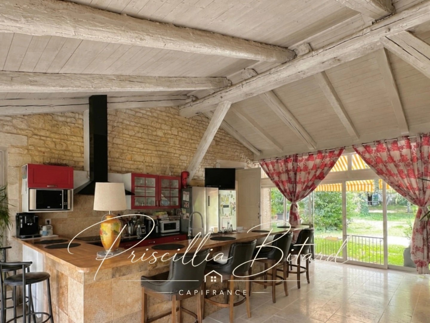 Maison à vendre - 12 pièces - 365m2 - Montroy (17220)