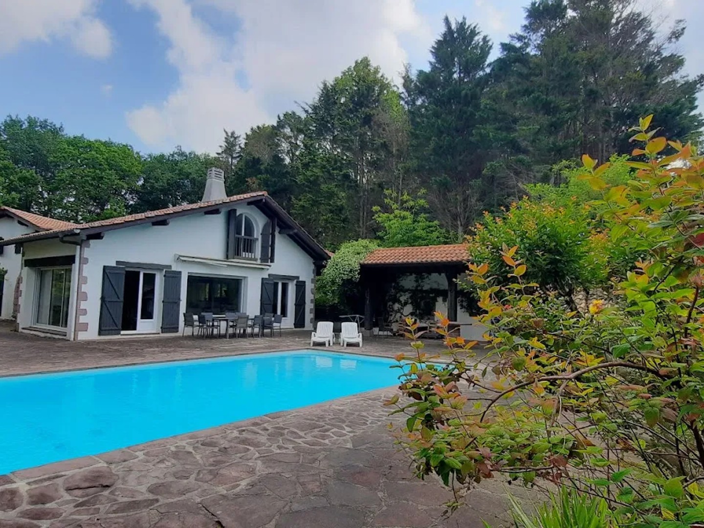 Maison 9 pièces 310 m²