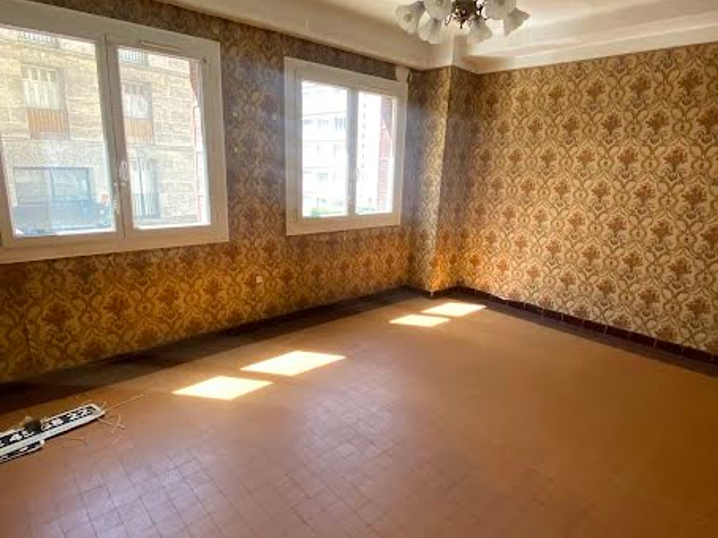 Appartement à vendre - 2 pièces - 46m2 - Marseille 2e (13002)