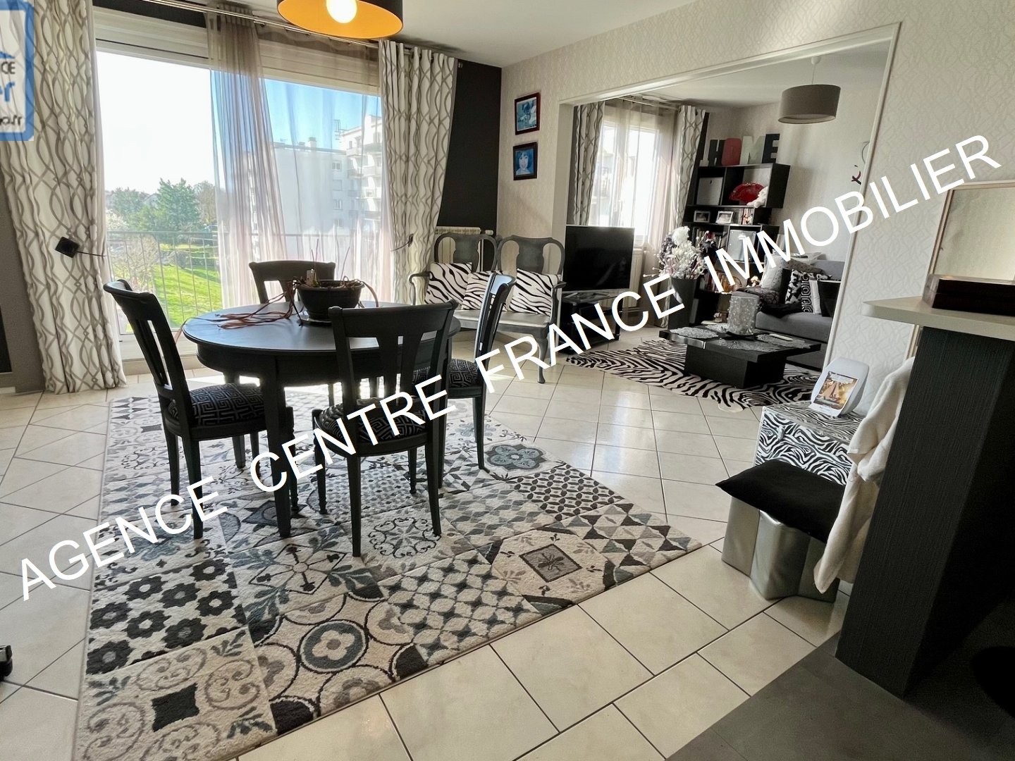 Appartement à vendre - 4 pièces - 78m2 - Bourges (18000)
