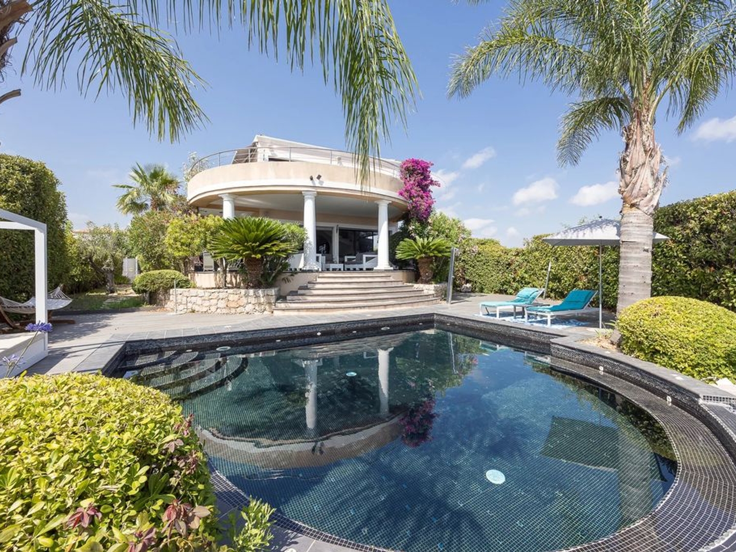 Villa 5 pièces 264 m²
