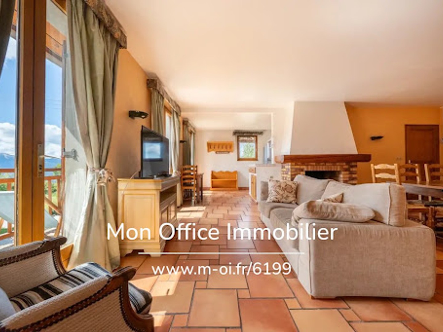 Maison à vendre - 12 pièces - 452m2 - Montclar (04140)