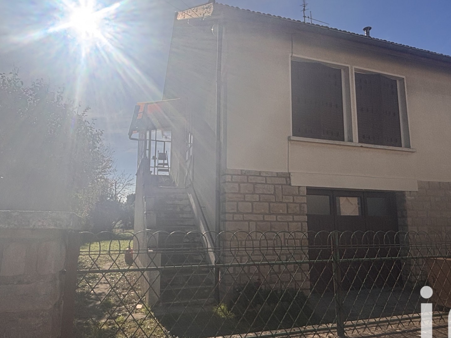 Maison à vendre - 3 pièces - 52m2 - Saint-Rémy (71100)