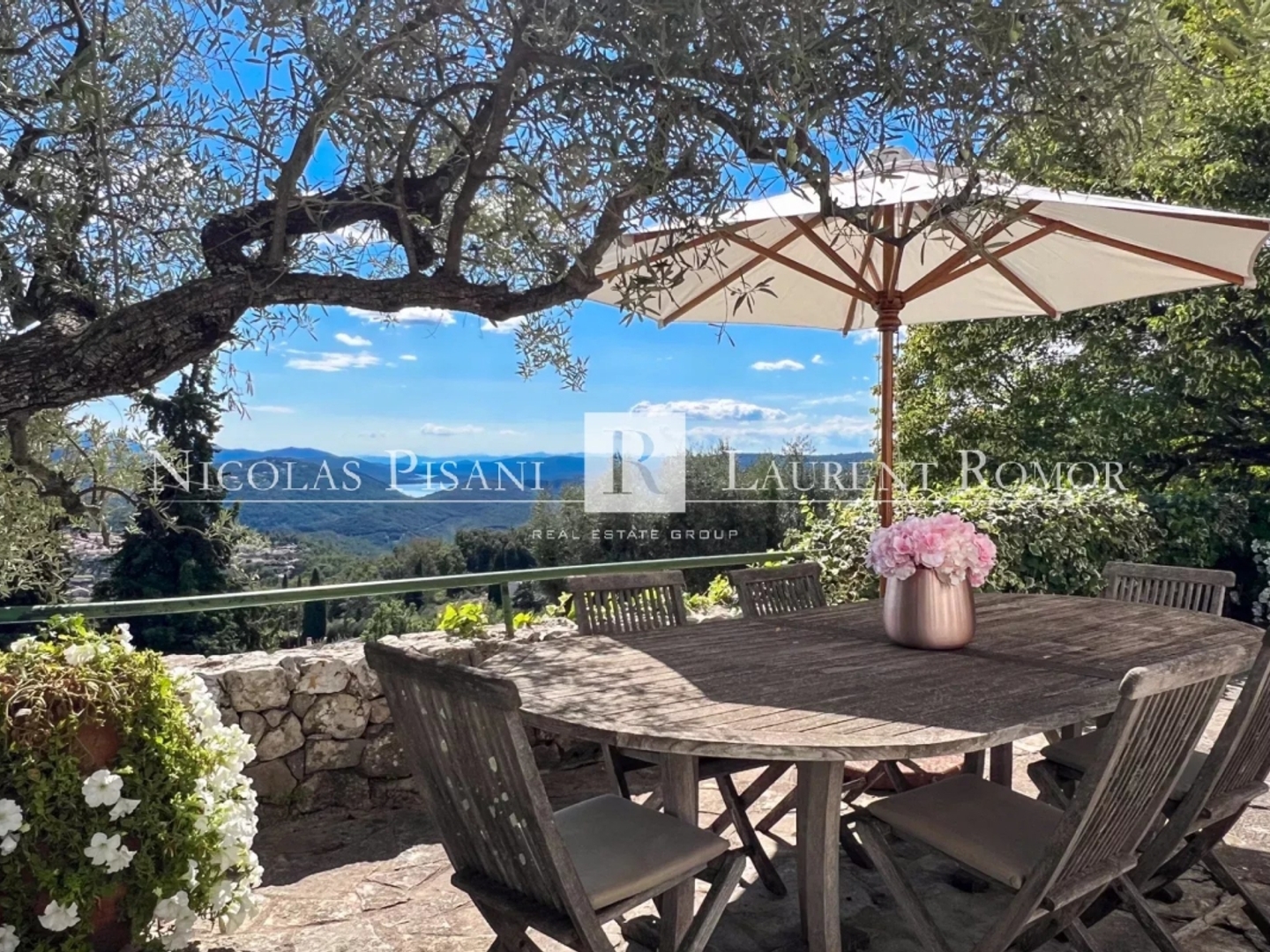 Maison à vendre - 8 pièces - 352m2 - Le Tignet (06530)