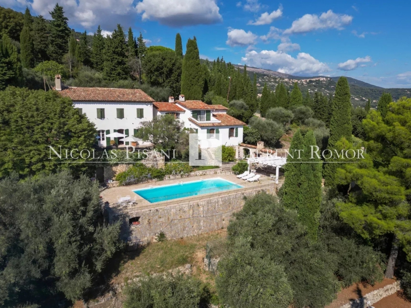 Maison à vendre - 8 pièces - 352m2 - Le Tignet (06530)