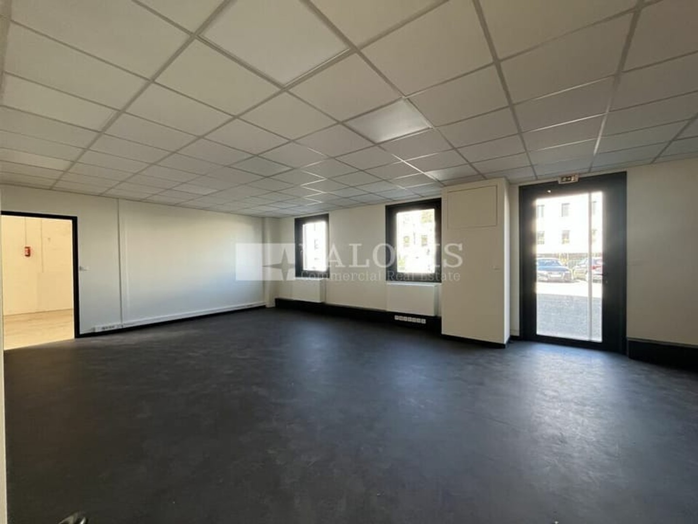Magasin à vendre - 440m2 - Dardilly (69570)