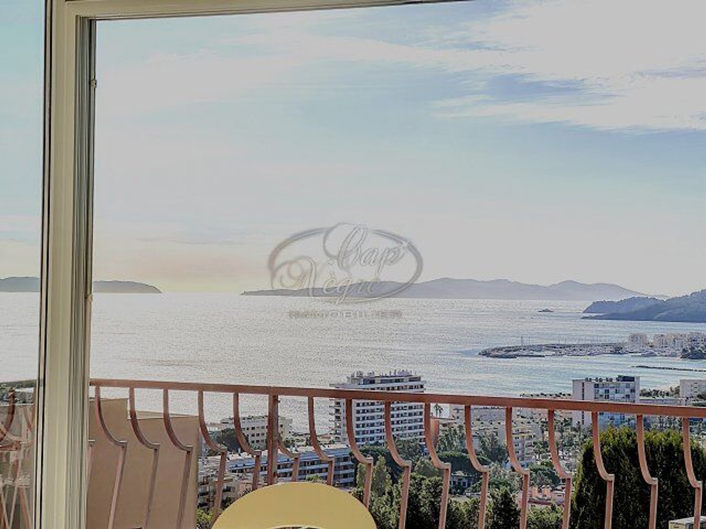 Appartement à vendre - 2 pièces - 42m2 - Le Lavandou (83980)