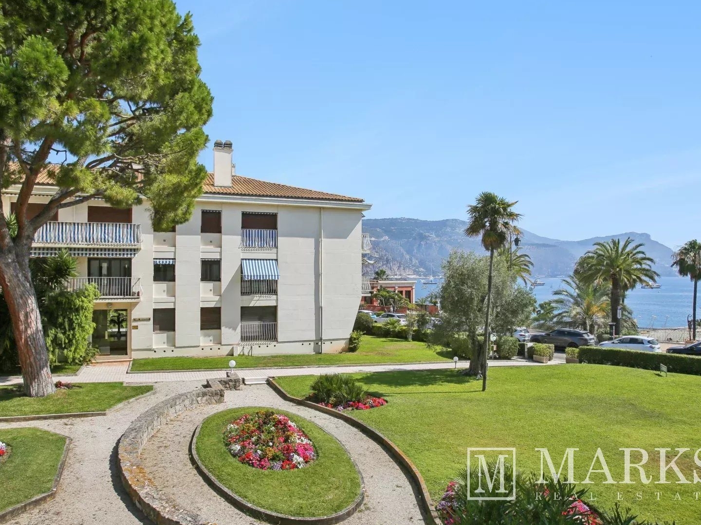 Appartement 4 pièces traversant avec vue mer au coeur du village de Saint-Jean-Cap-Ferrat