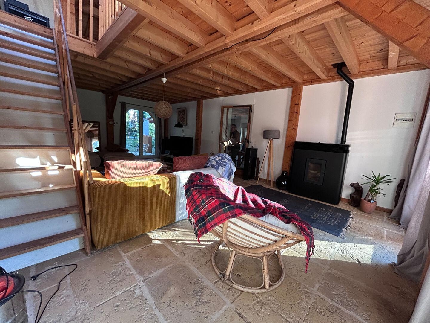 Maison à vendre - 8 pièces - 197m2 - Pourrières (83910)