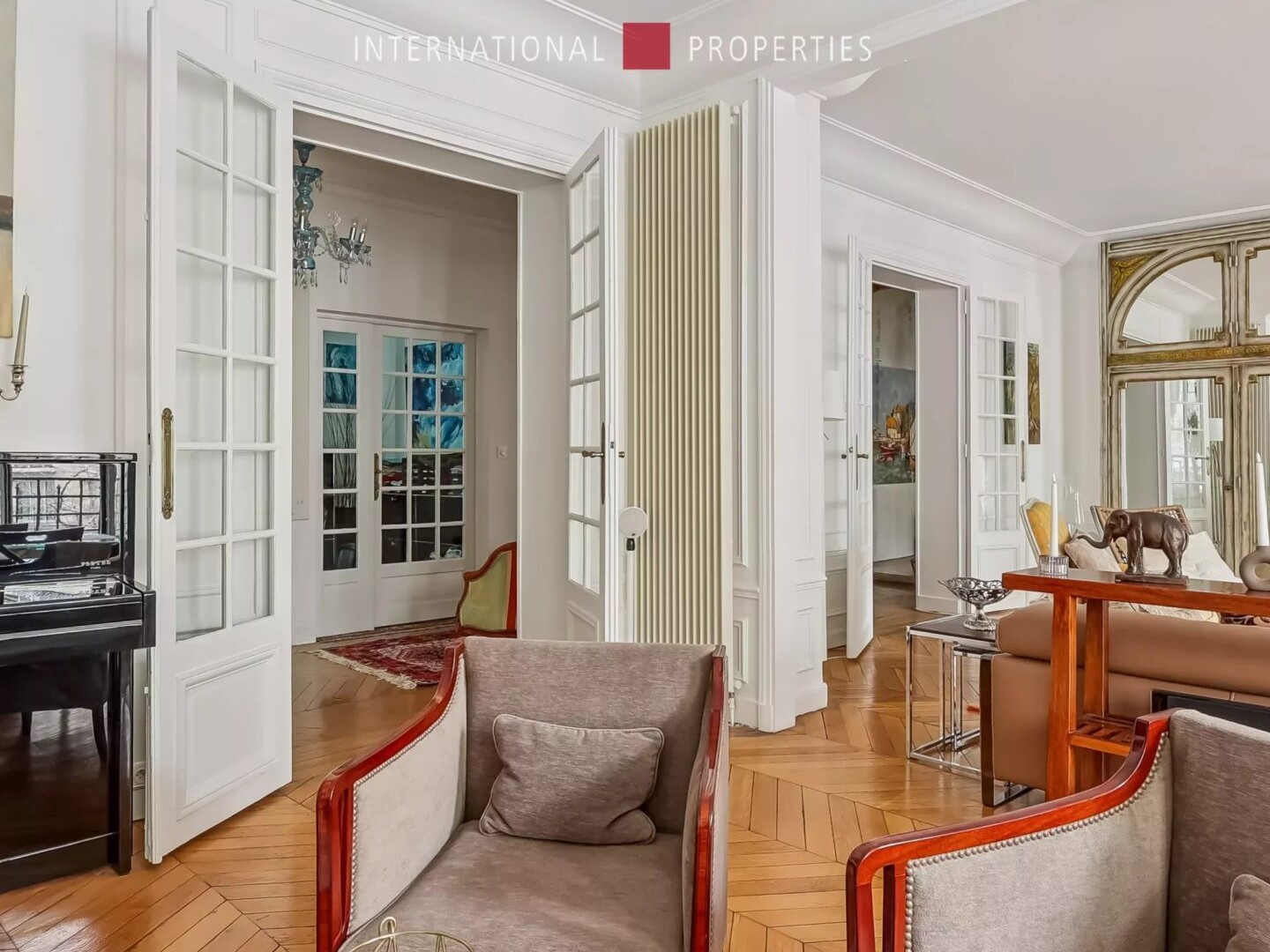 Appartement à vendre - 7 pièces - 182m2 - Paris 16e (75016)