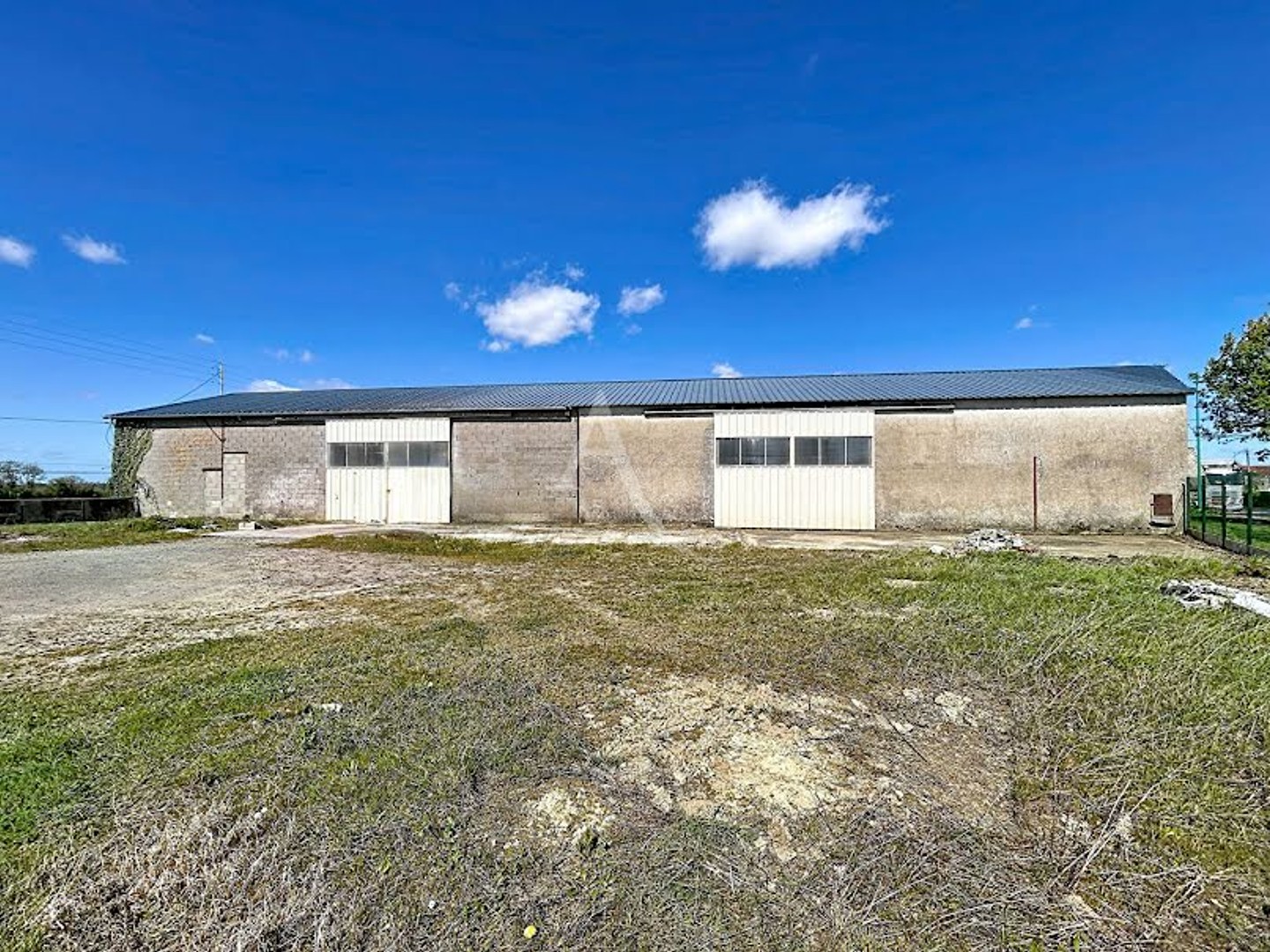 Maison à vendre - 5 pièces - 2000m2 - Montilliers (49310)