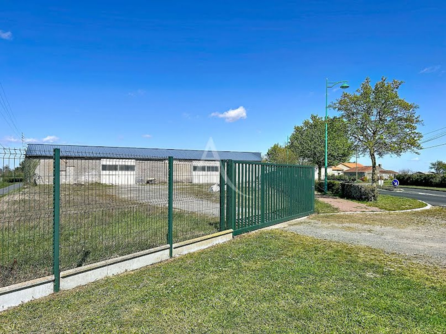 Maison à vendre - 5 pièces - 2000m2 - Montilliers (49310)