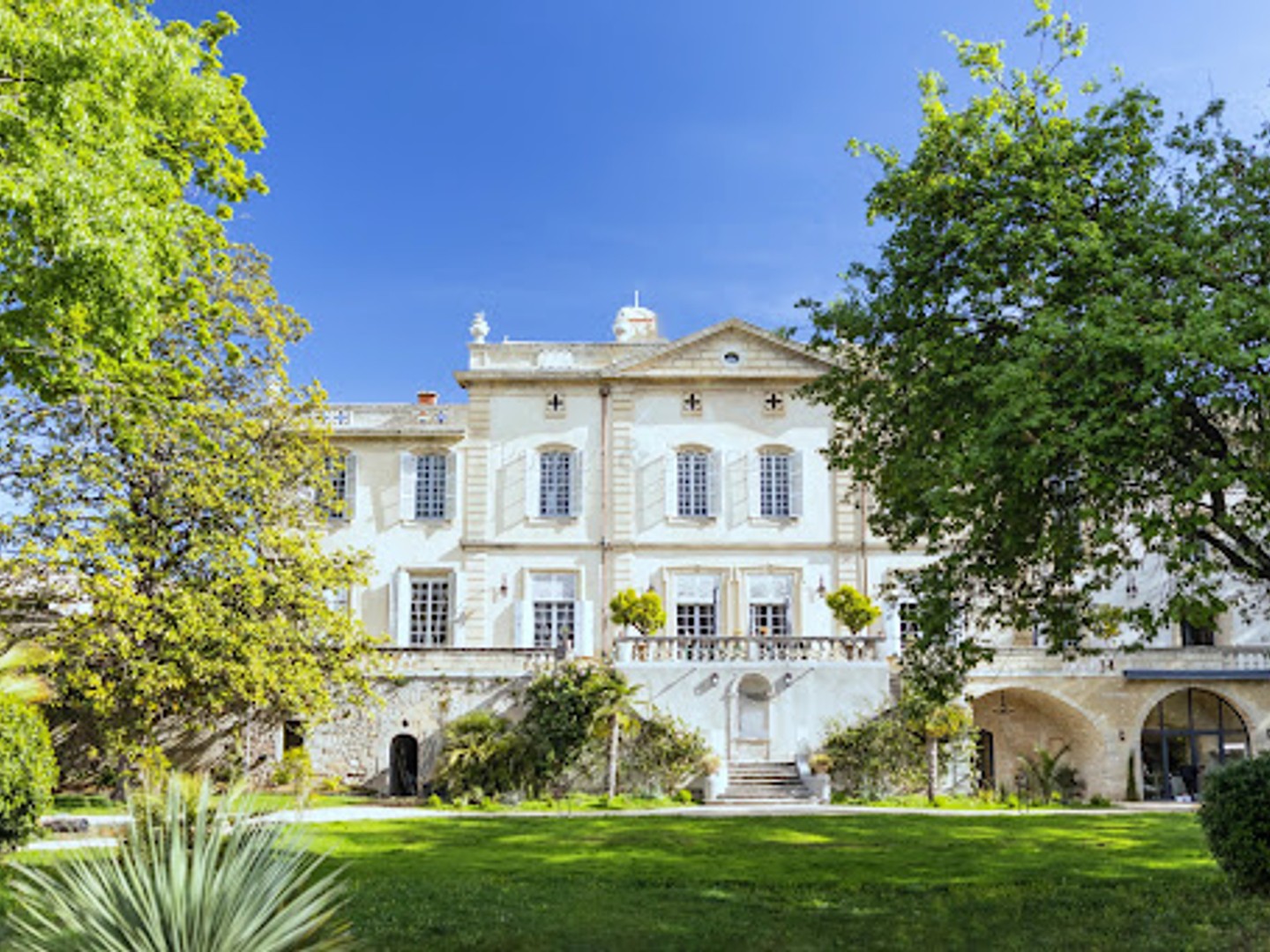 Château 36 pièces 1729 m²