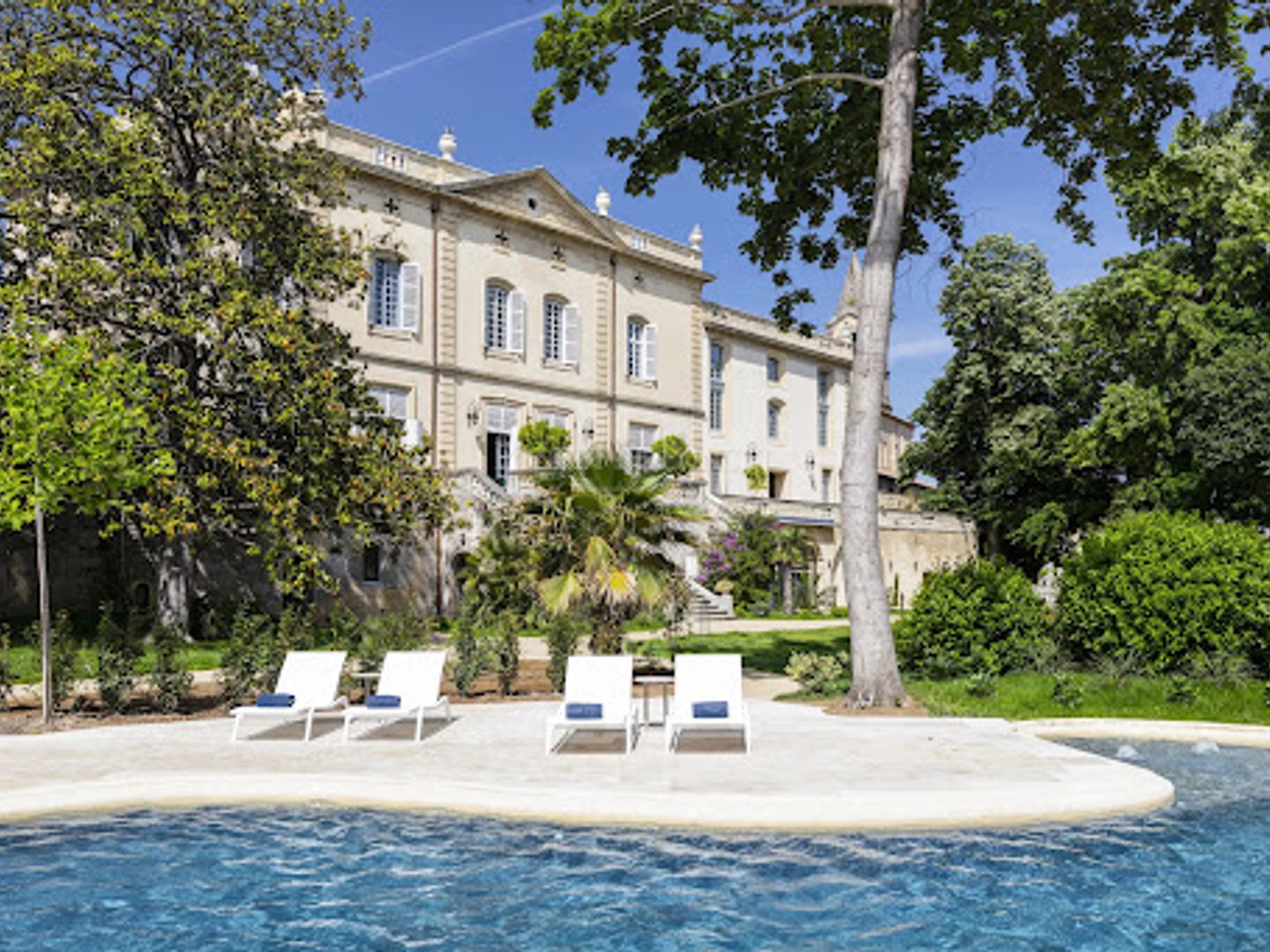 Maison à vendre - 36 pièces - 1729m2 - Uzès (30700)