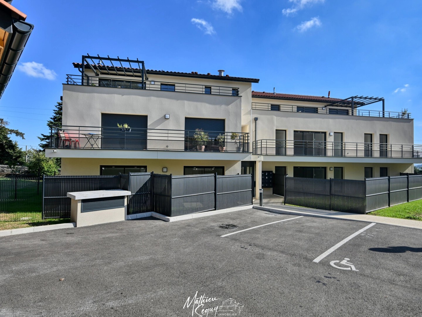 Appartement à vendre - 4 pièces - 91m2 - Vaugneray (69670)