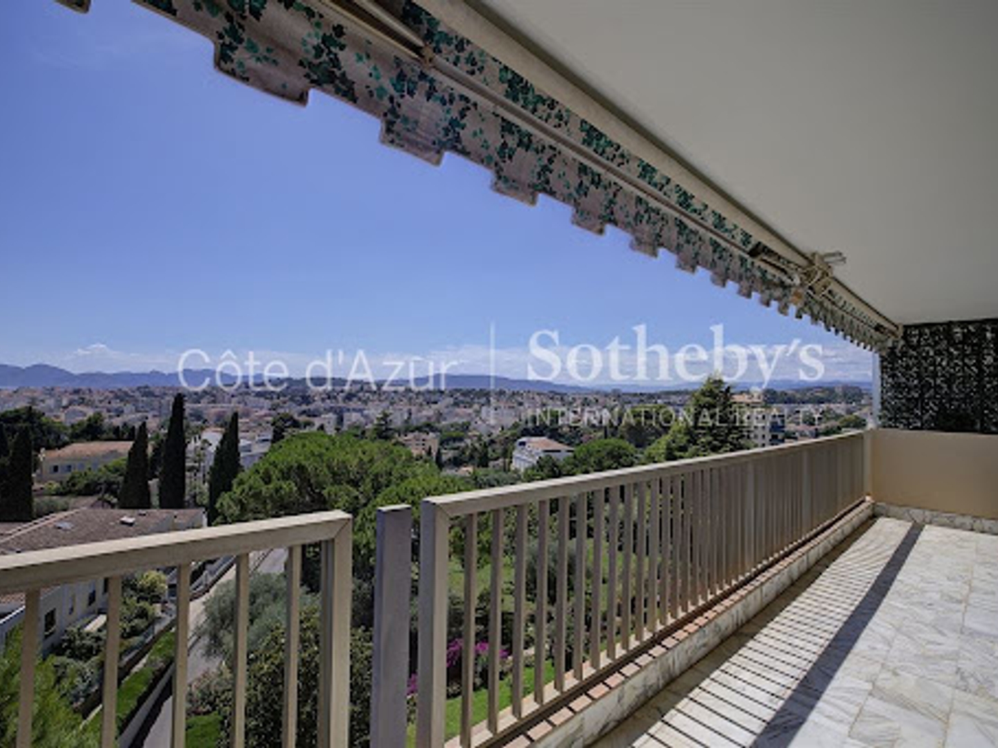 Appartement à vendre - 3 pièces - 108m2 - Cannes (06400)