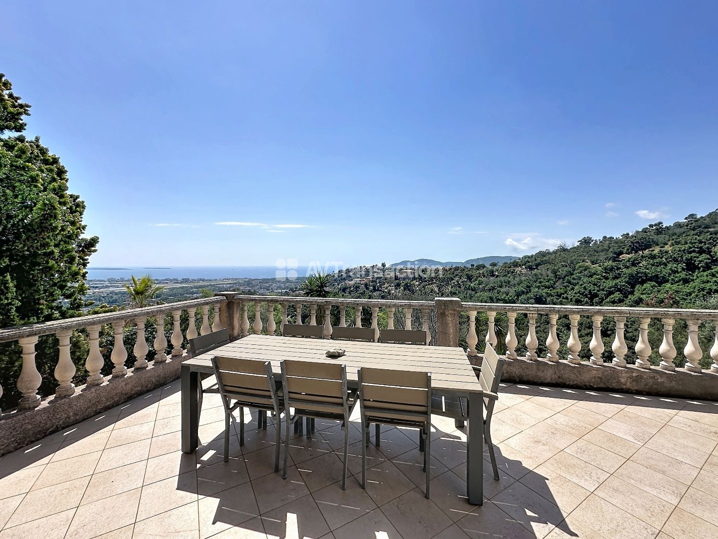 Vue mer panoramique proche du centre de Mandelieu