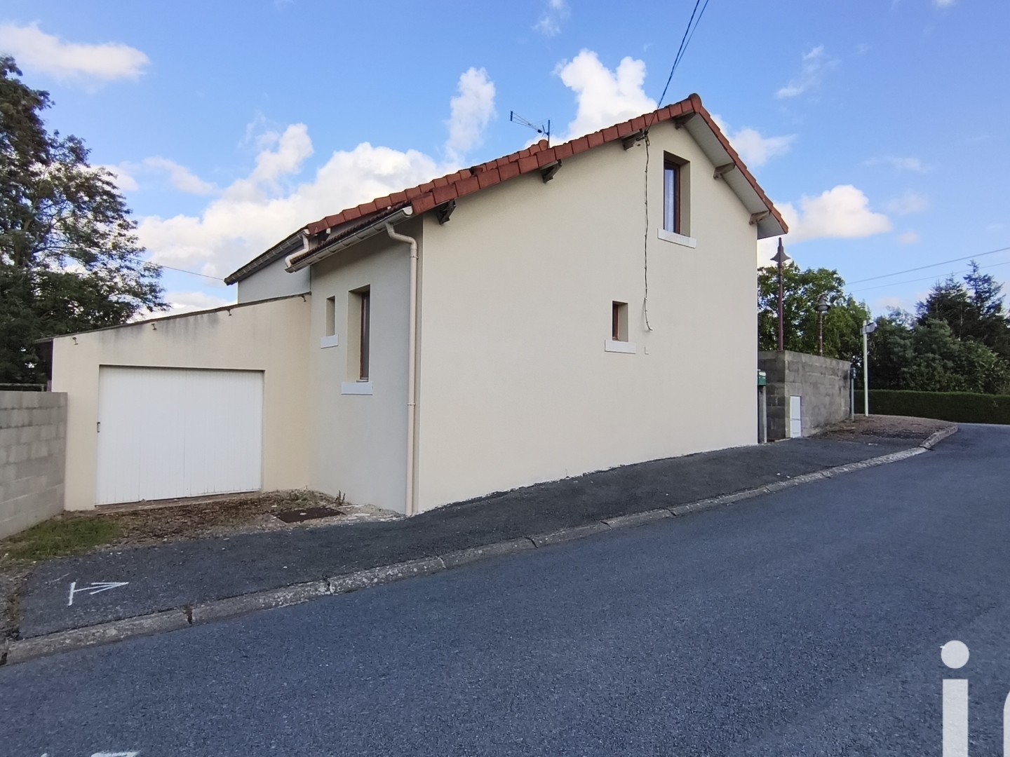Maison à vendre - 5 pièces - 105m2 - Châtillon-Sur-Thouet (79200)