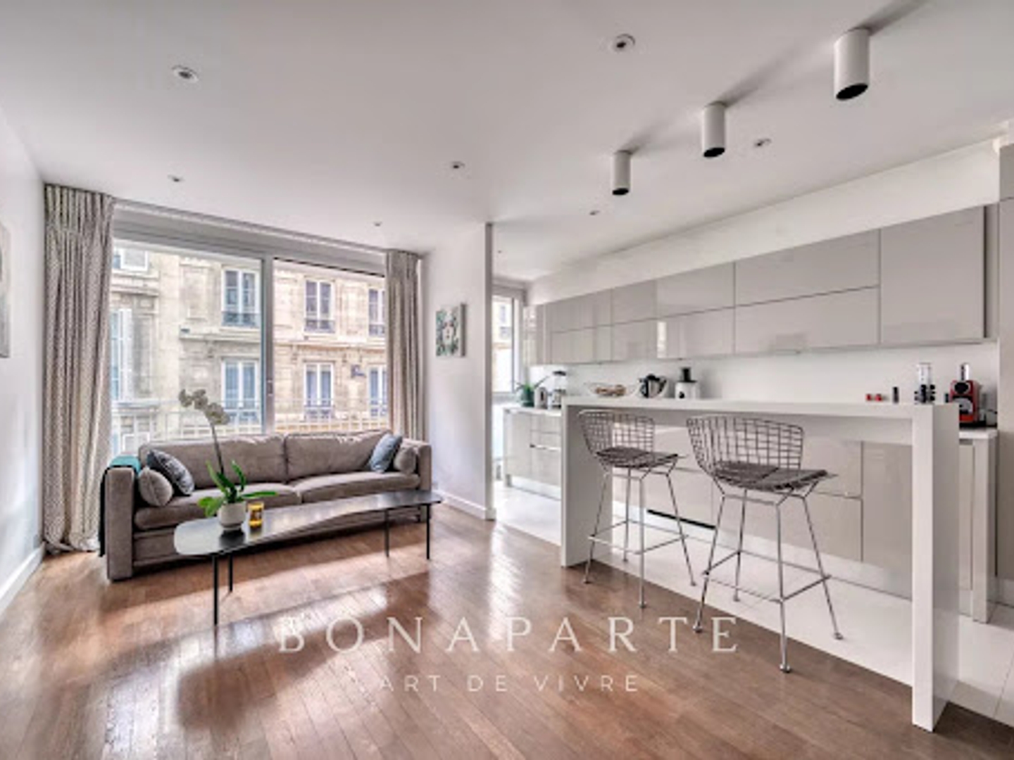 Appartement à vendre - 4 pièces - 87m2 - Paris 16e (75016)