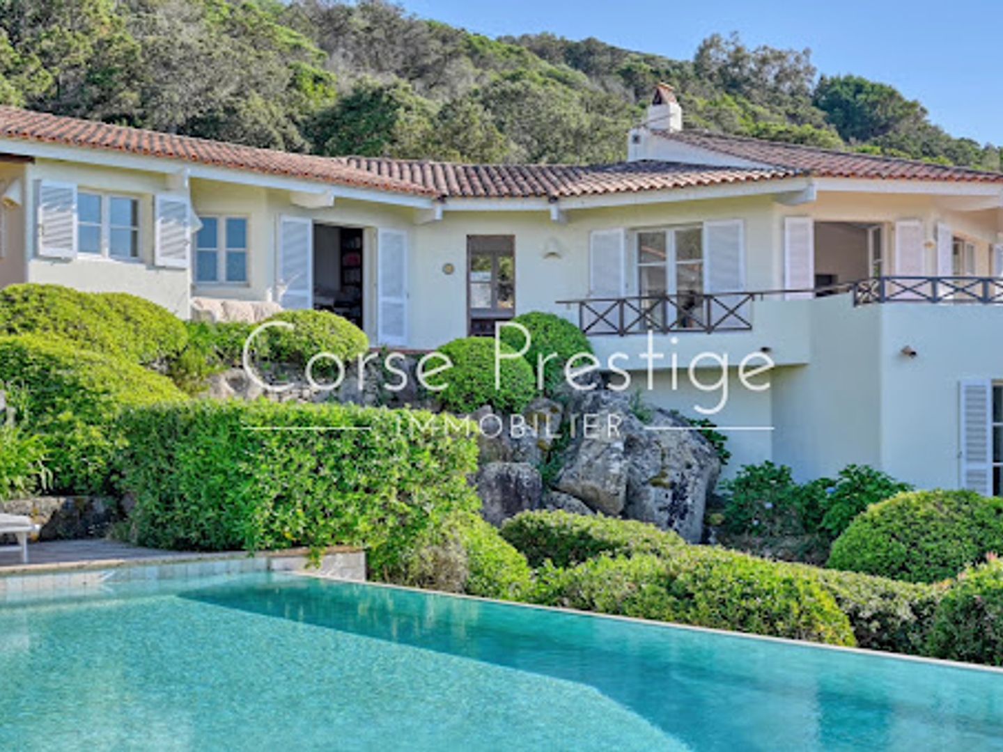 Villa 8 pièces 250 m²