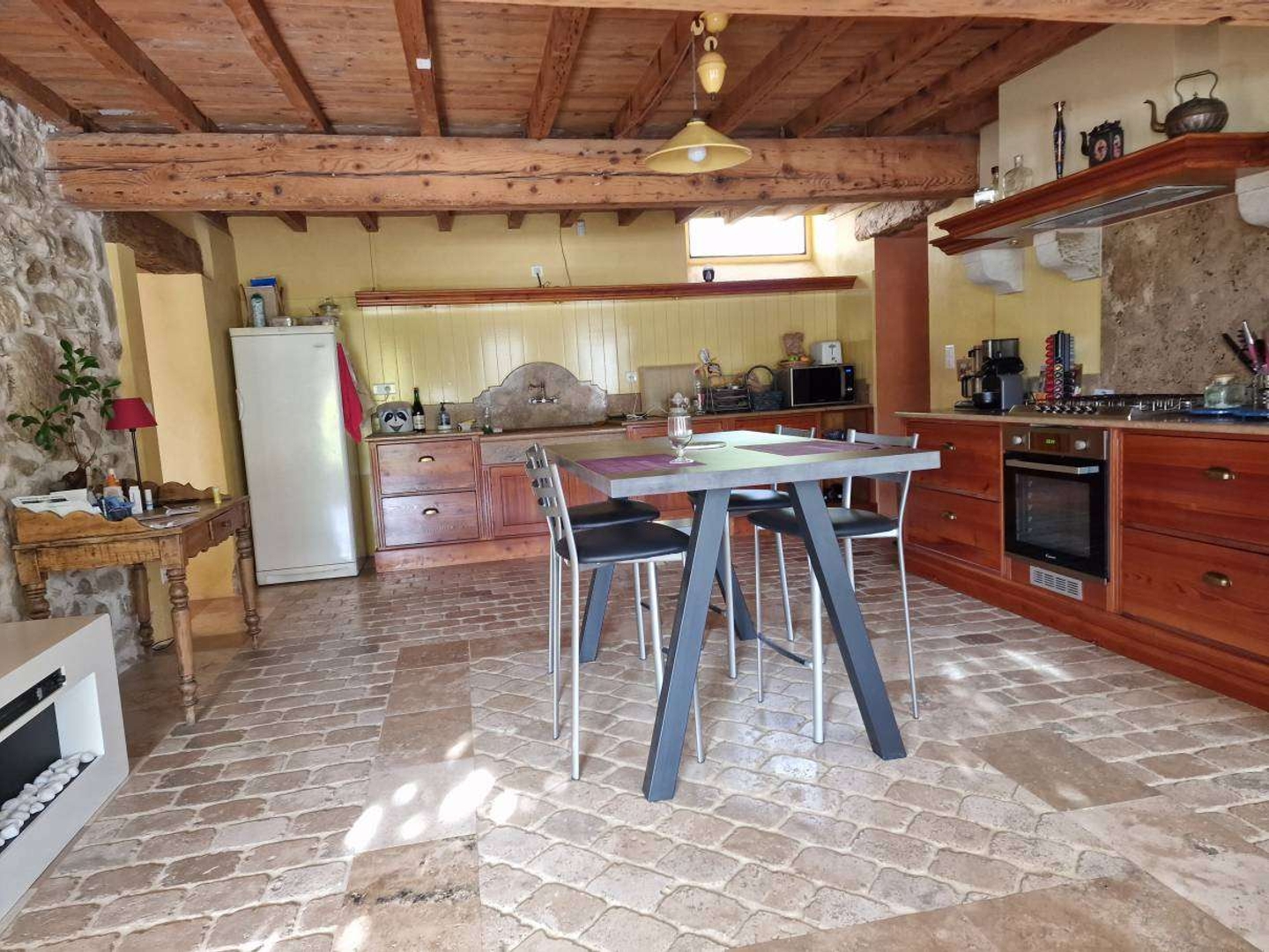Maison 21 pièces 691 m²