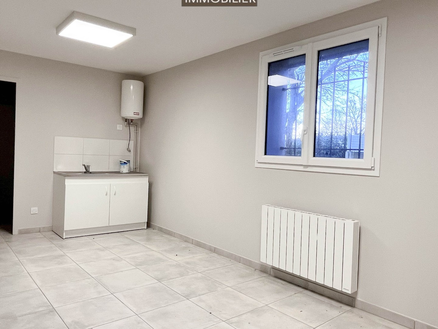 Locaux à vendre - 1 pièce - 650m2 - Bressuire (79300)