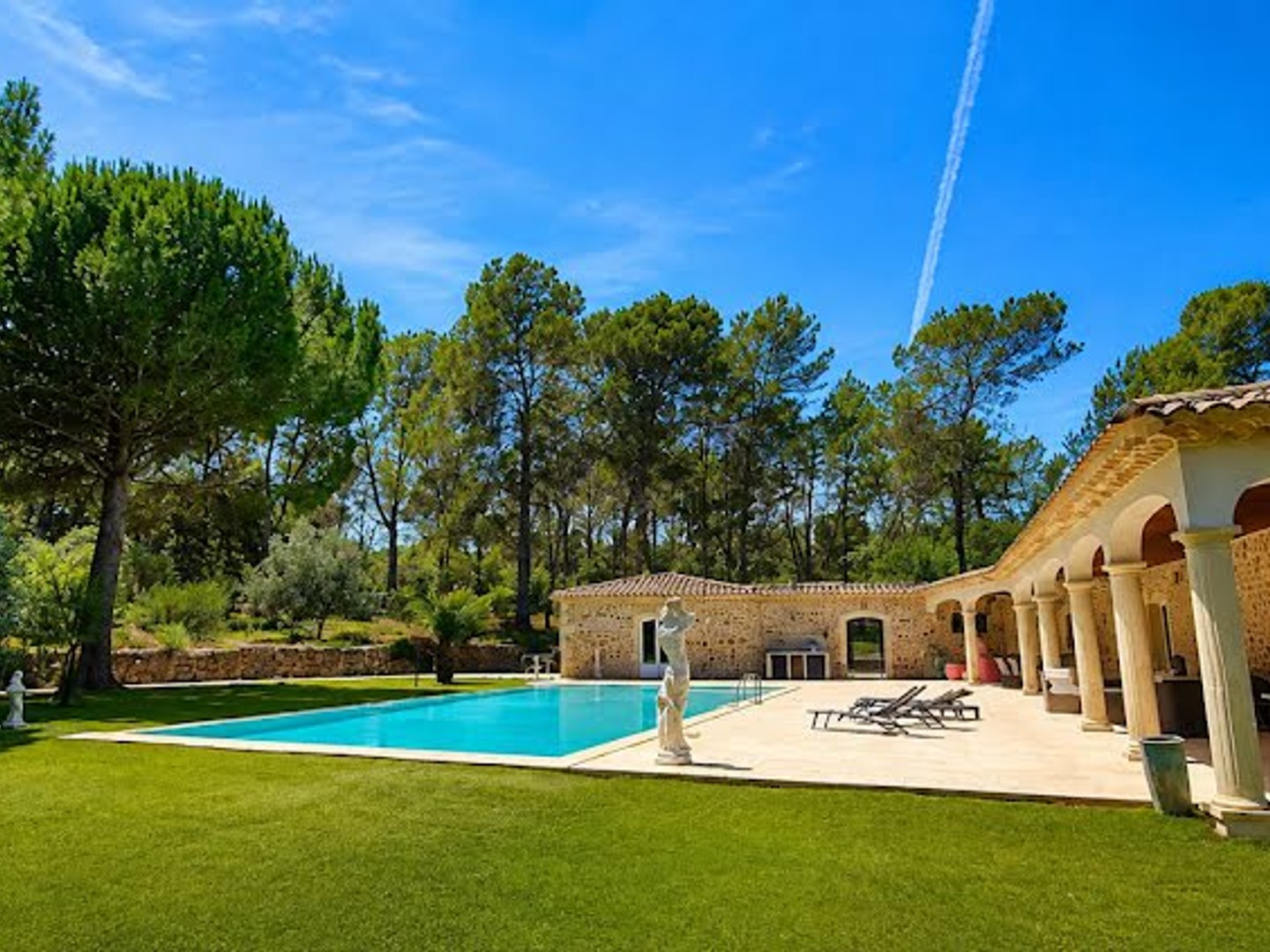 Maison à vendre - 6 pièces - 177m2 - La Mure-Argens (04170)