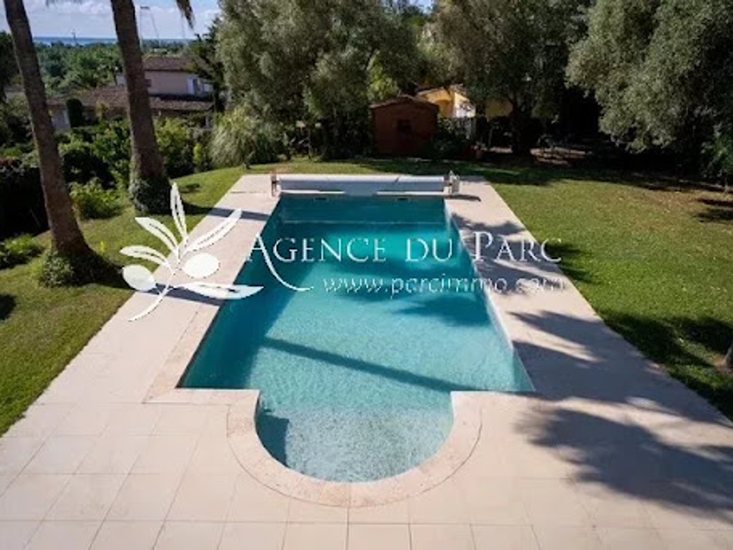 Maison à vendre - 10 pièces - 250m2 - Antibes (06600)