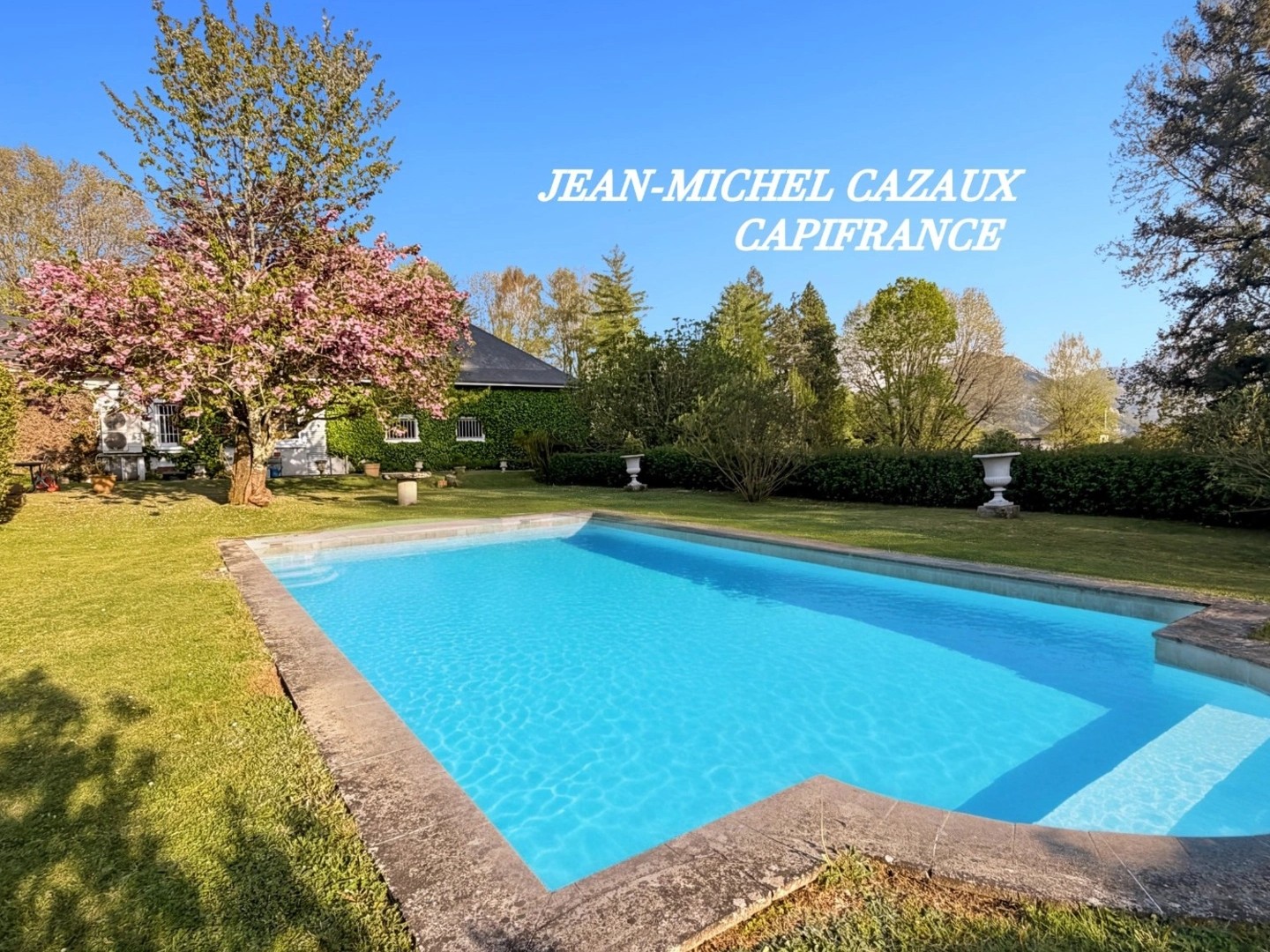 Maison à vendre - 7 pièces - 248m2 - Lourdes (65100)