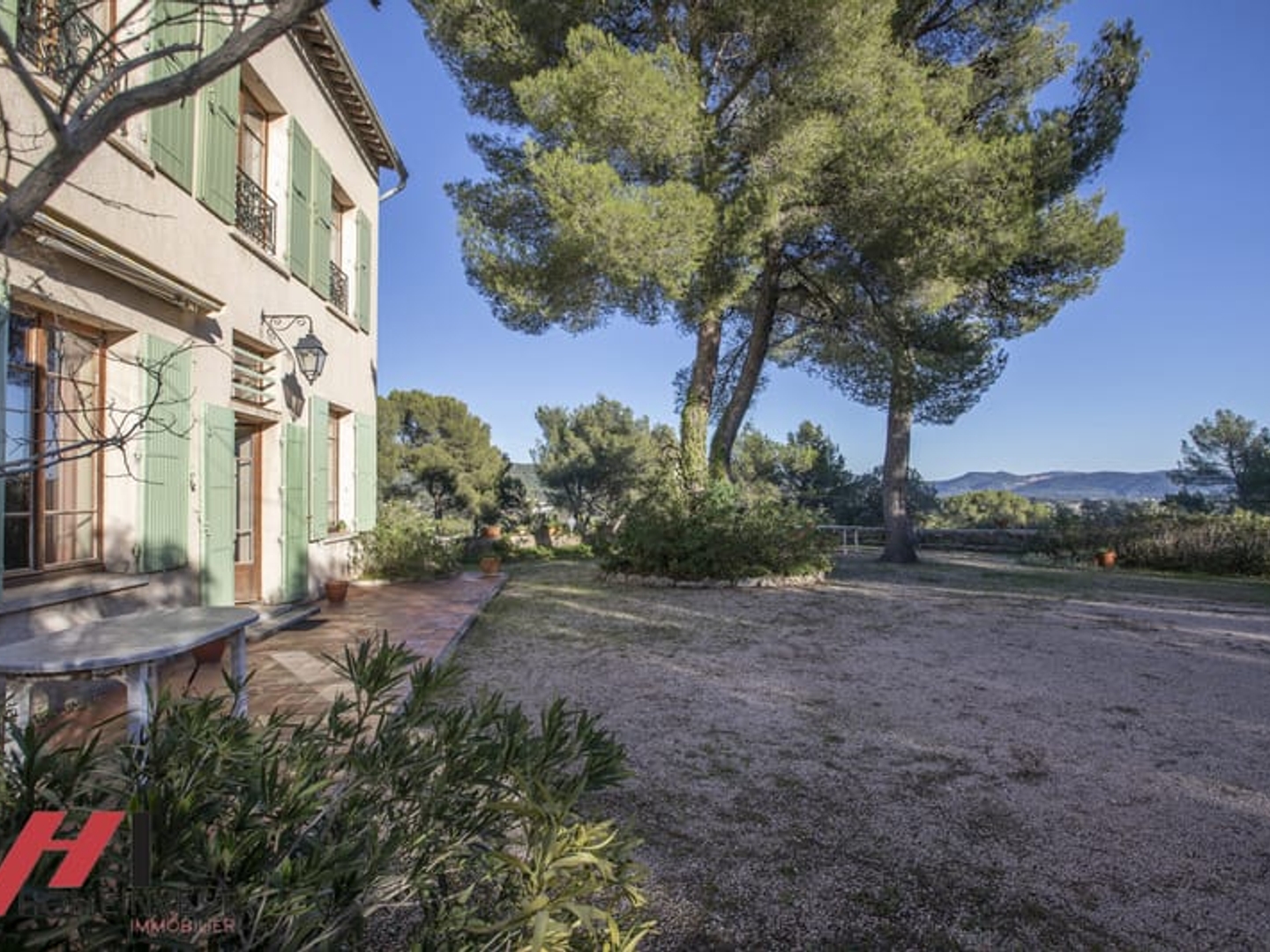 Maison à vendre - 6 pièces - 250m2 - Marseille 11e (13011)