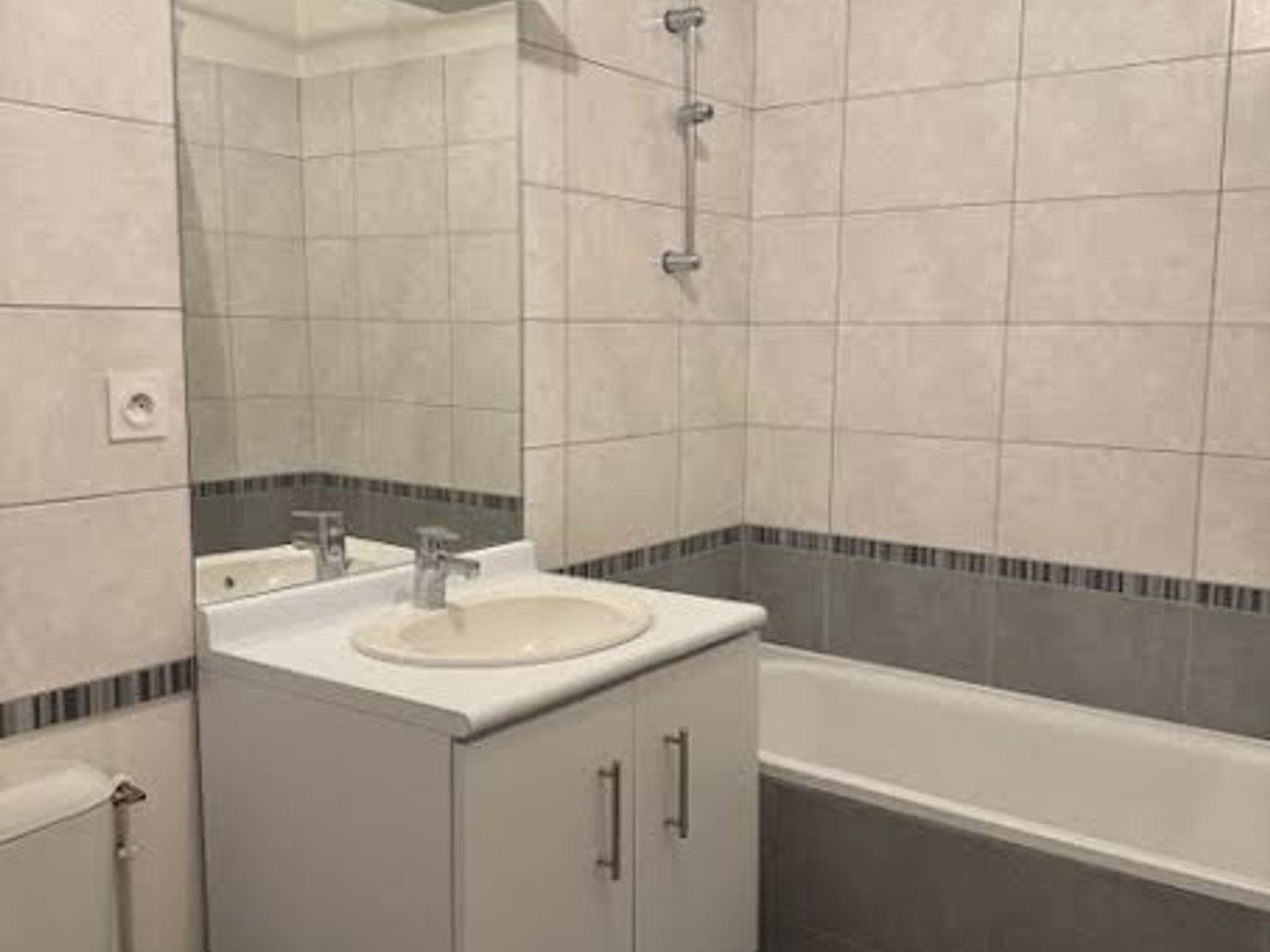 Appartement à vendre - 2 pièces - 39m2 - La Ferté-Sous-Jou... (77260)