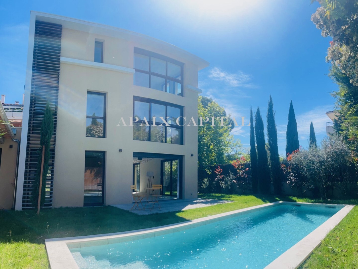 Maison à vendre - 7 pièces - 240m2 - Aix-En-Provence (13080)