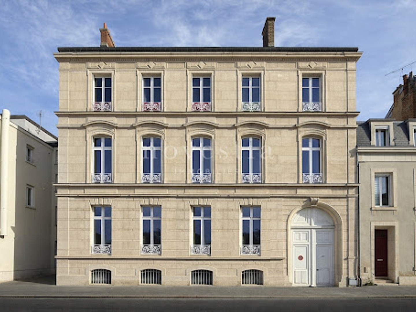 Propriété 806 m²