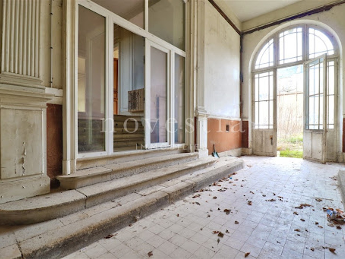 Maison à vendre - 806m2 - Reims (51100)