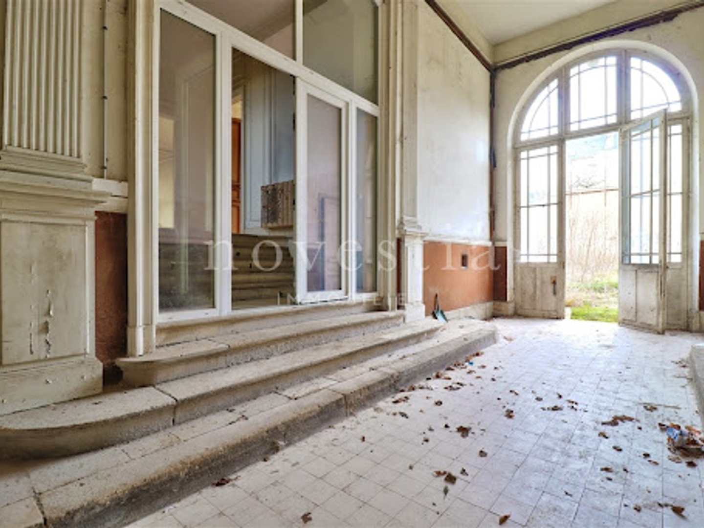 Maison à vendre - 806m2 - Reims (51100)