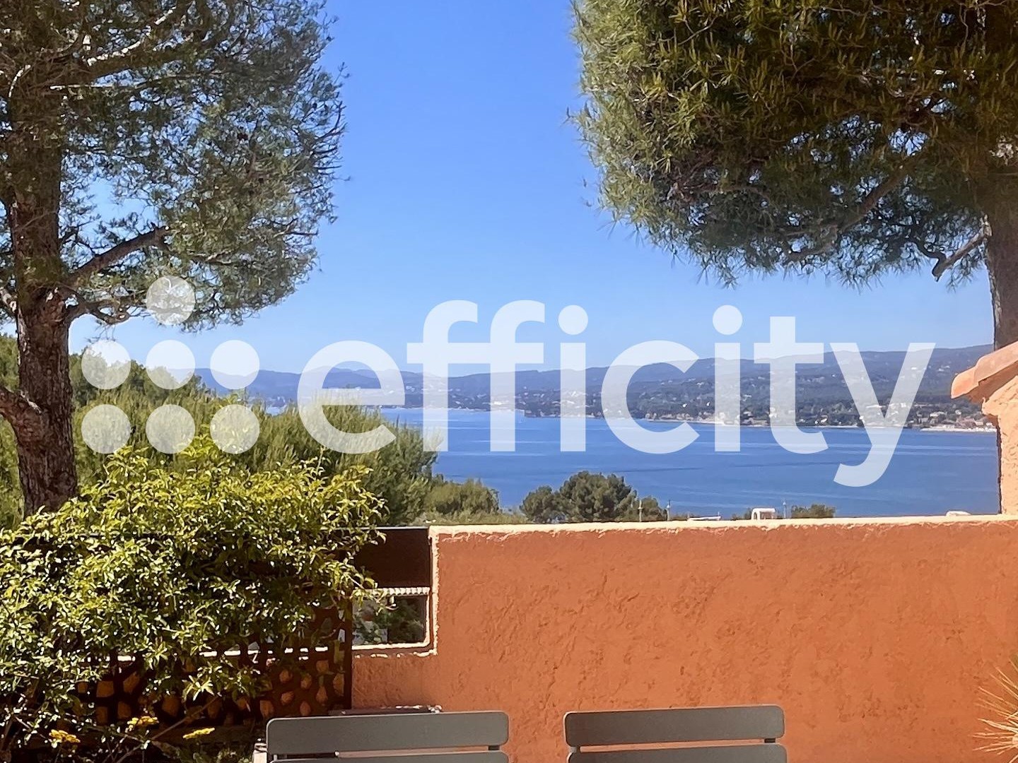 Appartement à vendre - 3 pièces - 63m2 - Saint-Cyr-Sur-Mer (83270)