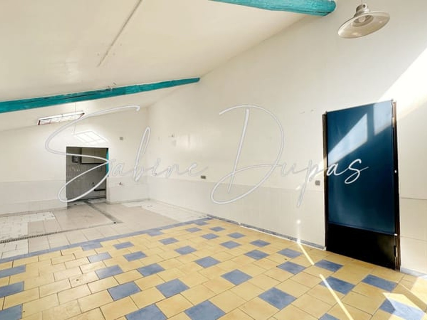 Magasin à vendre - 60m2 - Robion (84440)