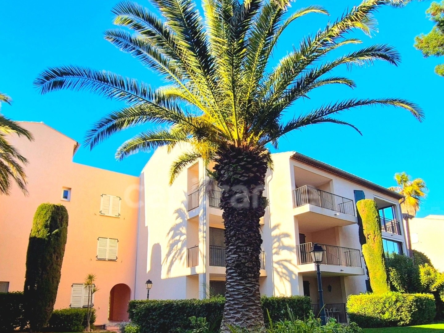 Appartement à vendre - 2 pièces - 45m2 - Six-Fours-Les-Plages (83140)