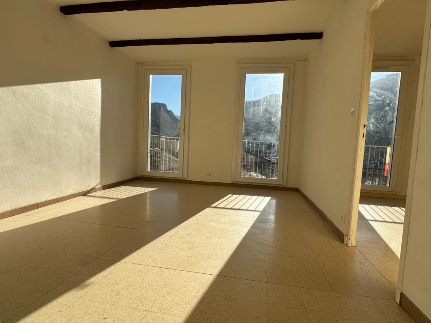 Appartement à vendre - 4 pièces - 69m2 - Digne-Les-Bains (04000)