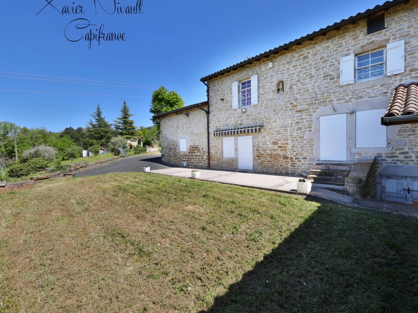 Maison à vendre - 6 pièces - 275m2 - Saint-Amour (39160)