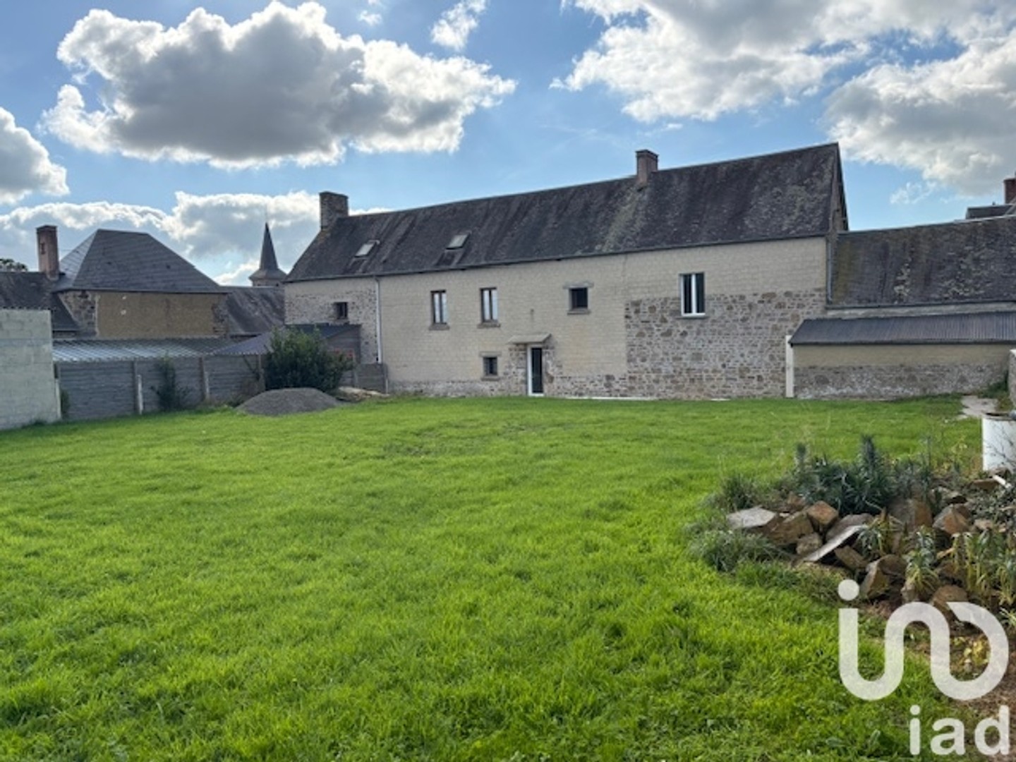 Maison à vendre - 3 pièces - 97m2 - Tessy-Bocage (50420)