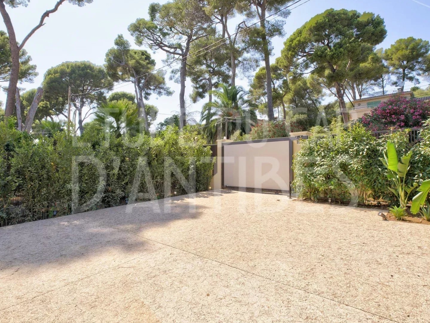 Maison à vendre - 5 pièces - 180m2 - Antibes (06160)
