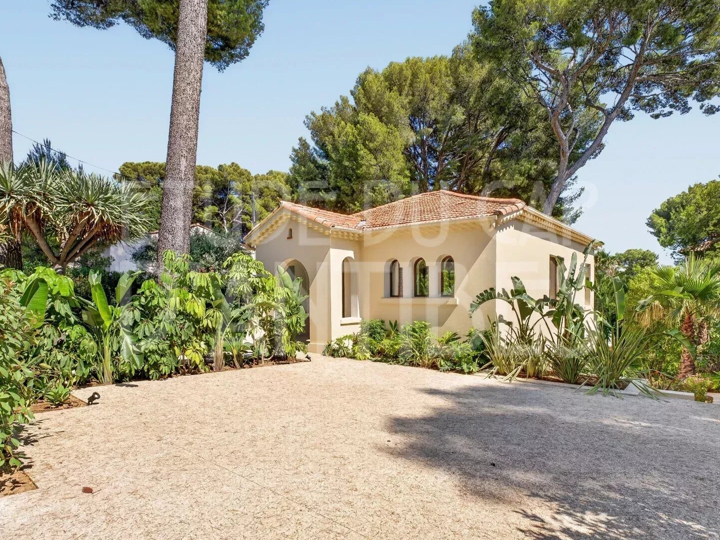 Maison à vendre - 5 pièces - 180m2 - Antibes (06160)