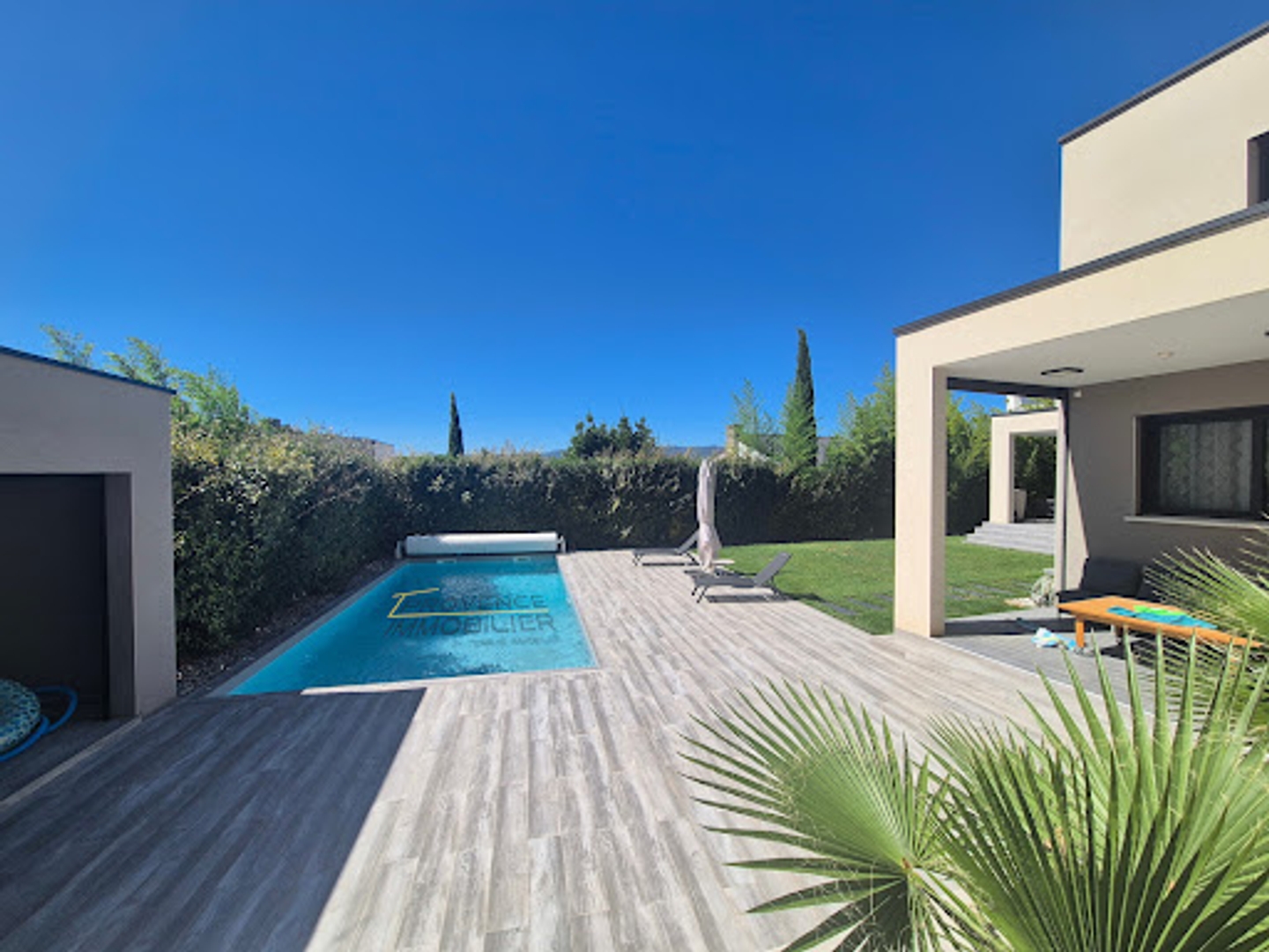 Maison à vendre - 6 pièces - 169m2 - Montélimar (26200)